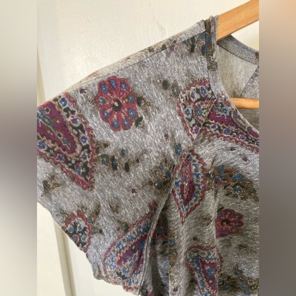 T.la Anthropology paisley tshirt raw edge reverse seam slit hem thin slub knit - Picture 3 of 10